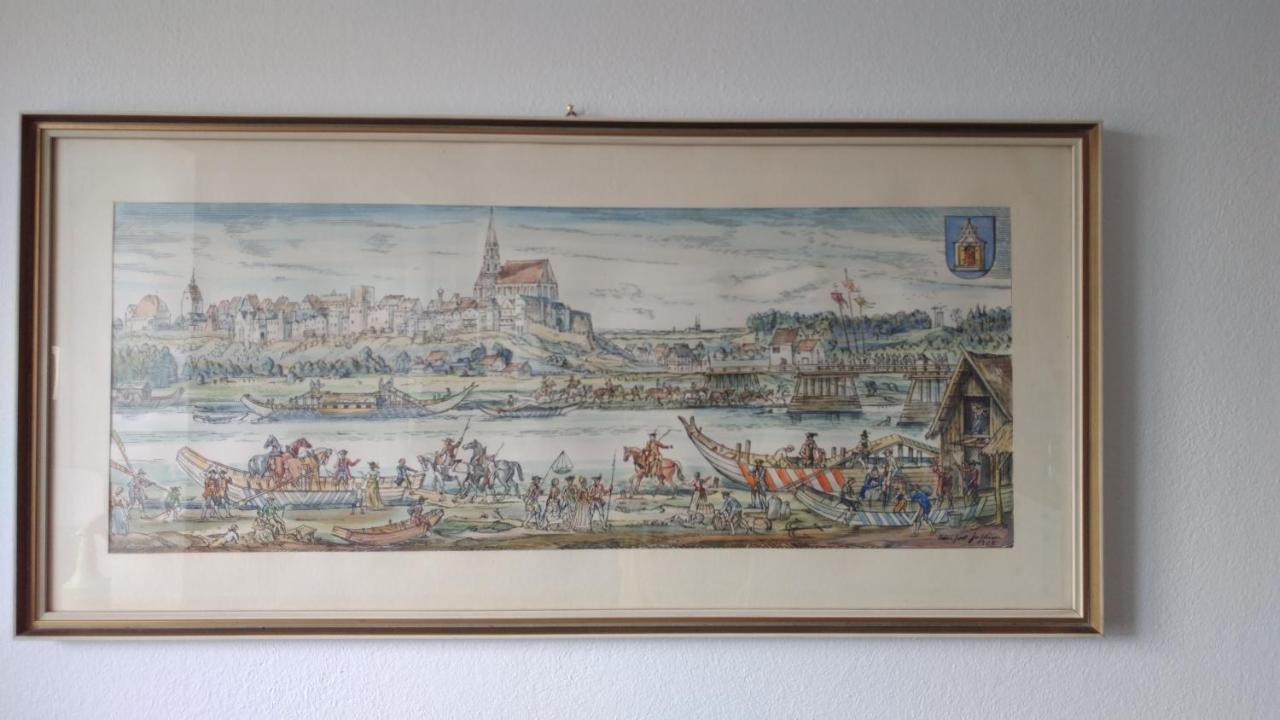 Neuottinger Stadtblick Exterior foto